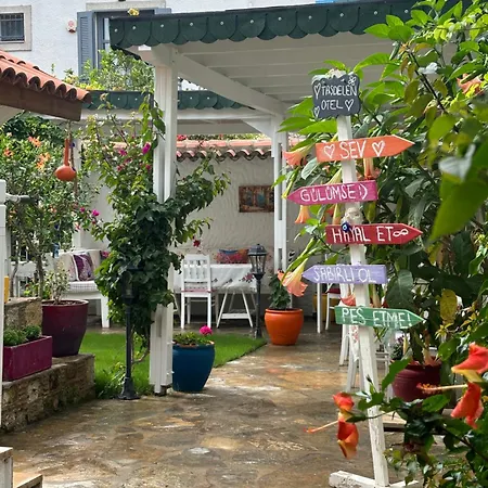 Taşdelen Konukevi Alaçatı